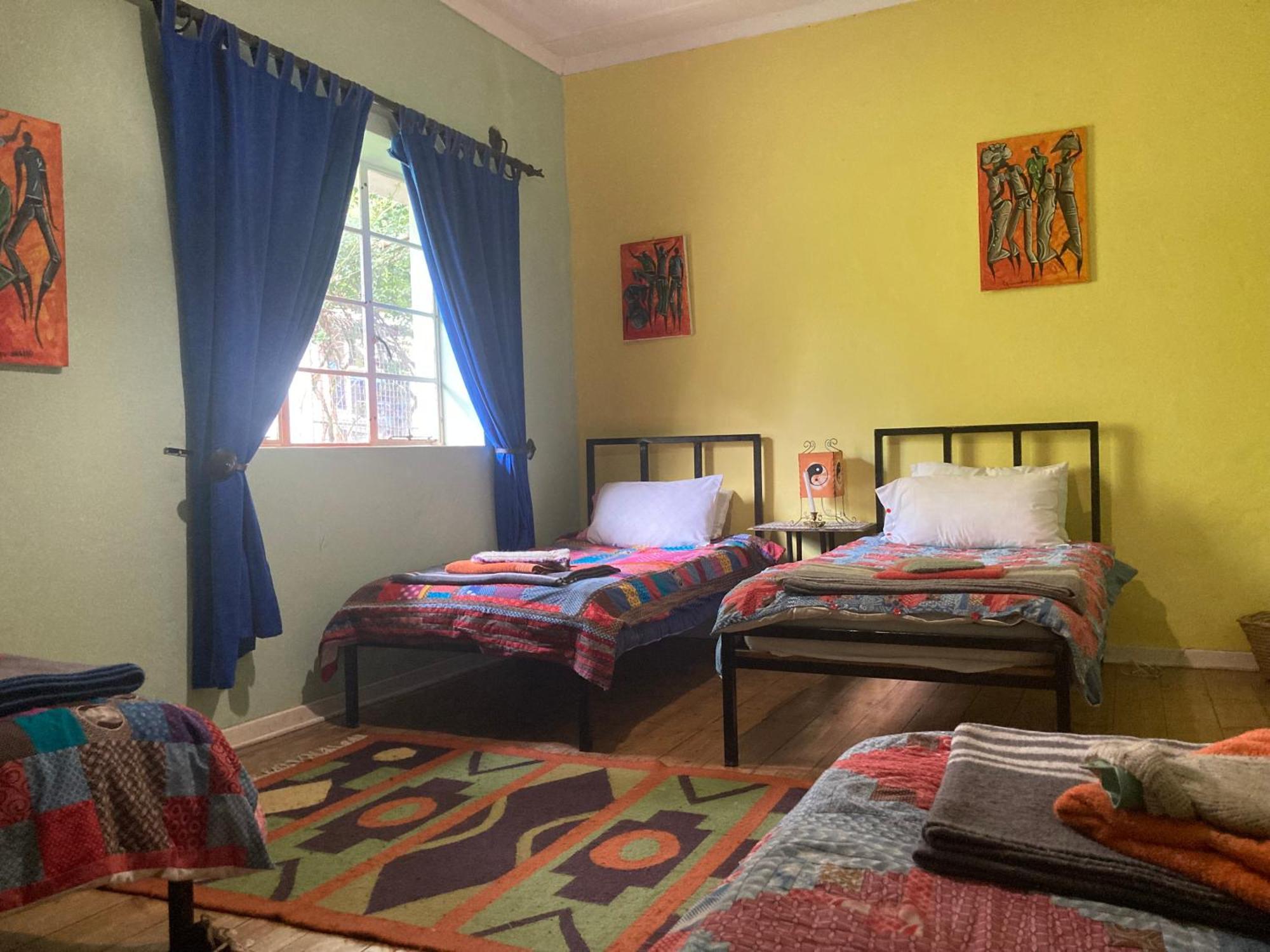 بيت شباب Karma Backpackers Kestell المظهر الخارجي الصورة