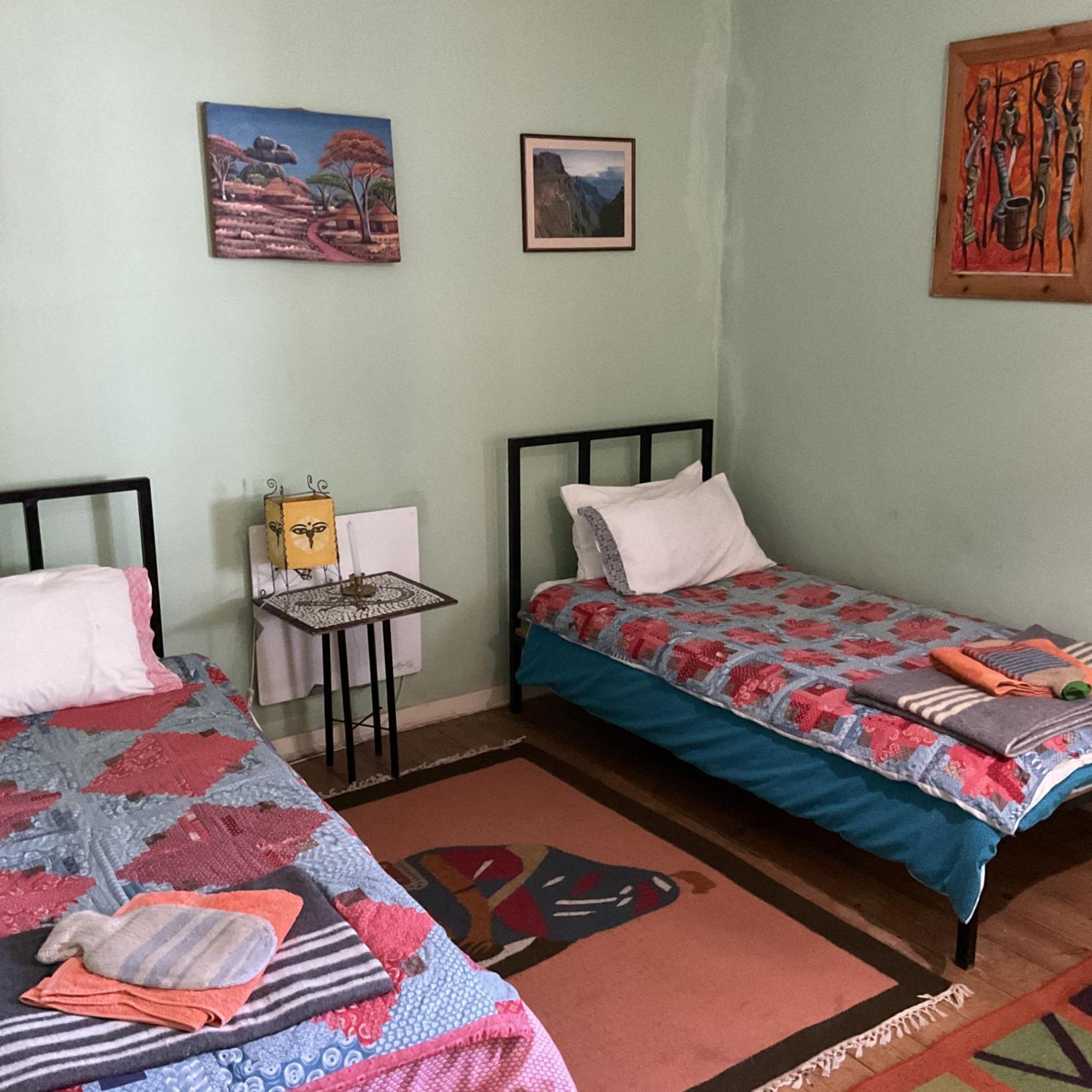 بيت شباب Karma Backpackers Kestell المظهر الخارجي الصورة