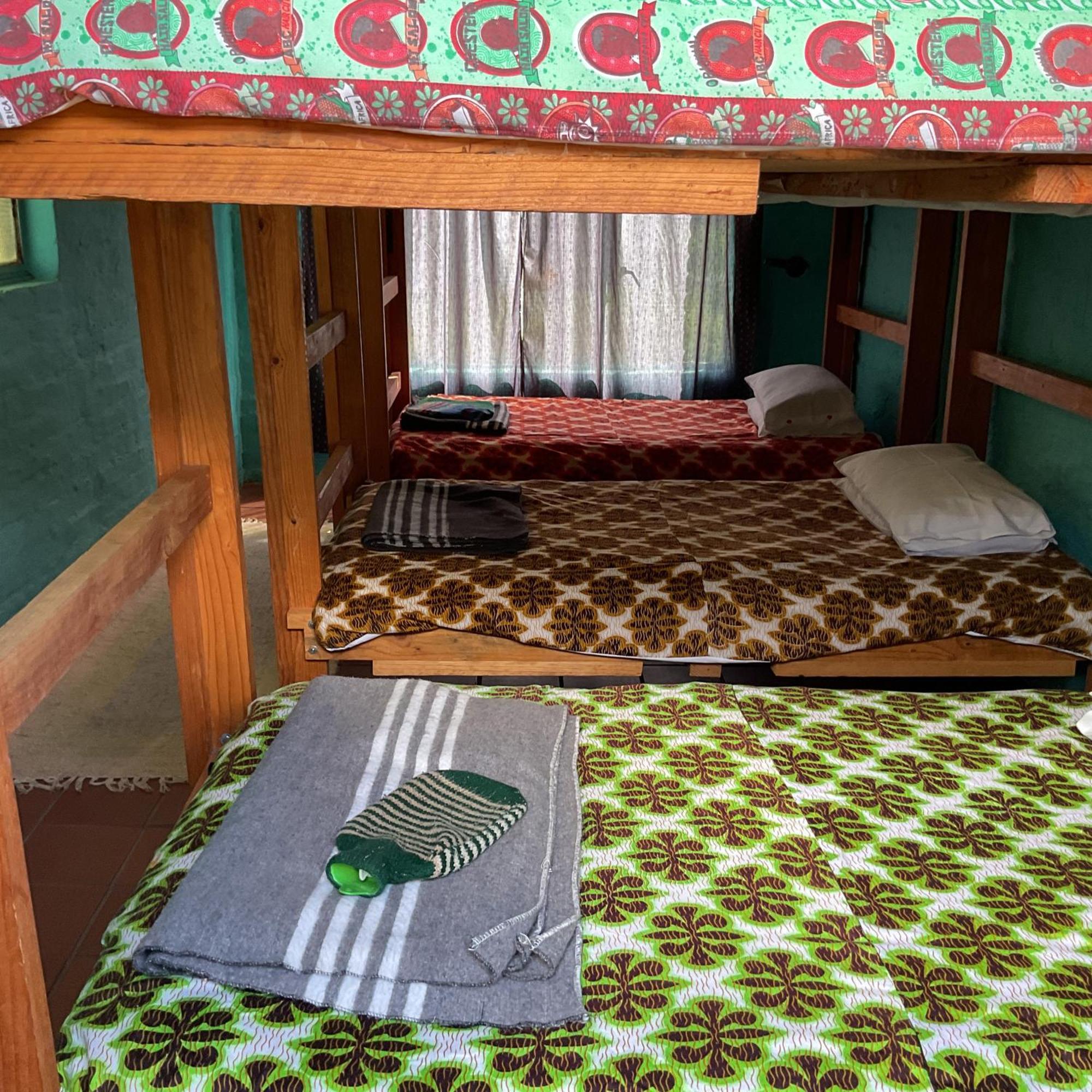 بيت شباب Karma Backpackers Kestell المظهر الخارجي الصورة